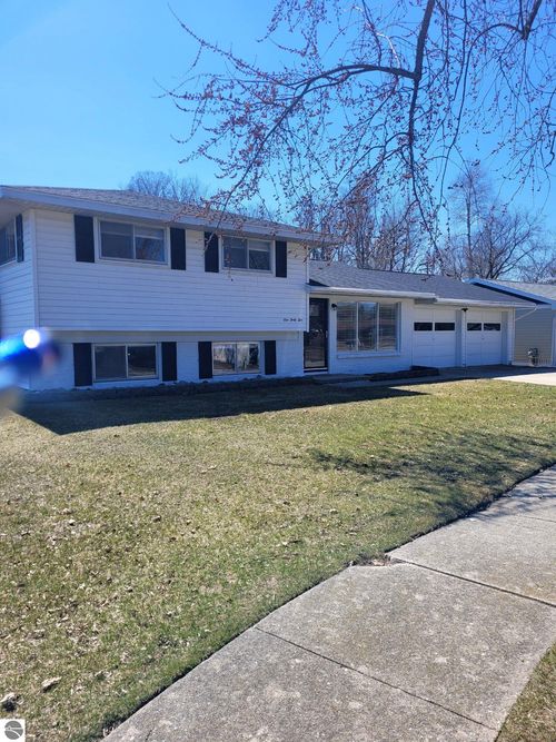 145 Ottawa Dr, Oscoda, MI, 48750-1425 | Card Image