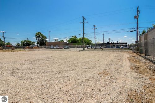 1133 Carver St, Traverse City, MI, 49686-4306 | Card Image