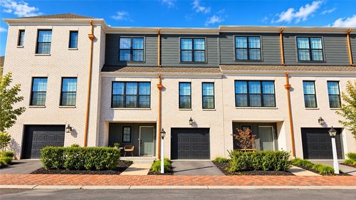 312 E Lake St, Cranberry Twp, PA, 16066-5720 | Card Image