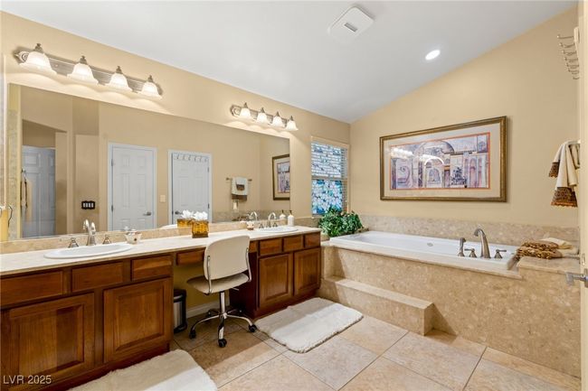 5940 Vizzi Ct, House other with 4 bedrooms, 3 bathrooms and null parking in Las Vegas NV | Image 7