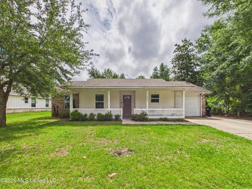 1704 S 1st St, Ocean Springs, MS, 39564-0610 | Card Image