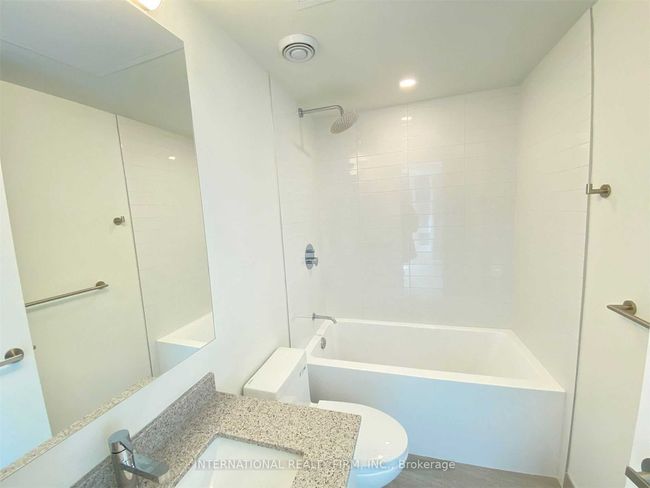 1209E - 8868 Yonge St, Condo with 2 bedrooms, 2 bathrooms and 1 parking in Richmond Hill ON | Image 11