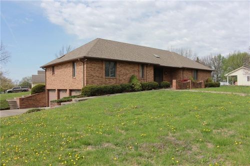 1410 Grandview Dr, Warrensburg, MO, 64093-9529 | Card Image