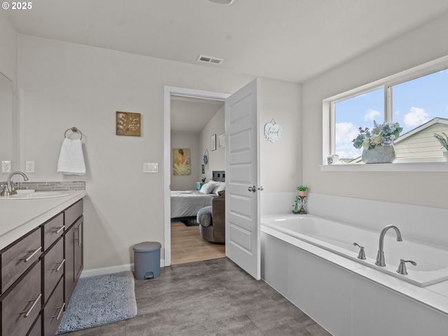 277 S 7 Th St, House other with 5 bedrooms, 3 bathrooms and 3 parking in Carlton OR | Image 40