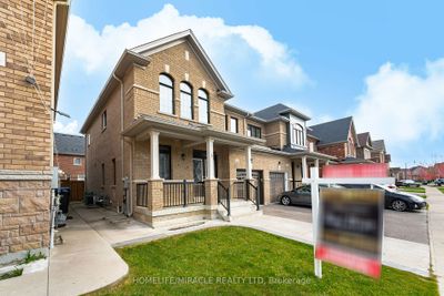 23 Fringetree Rd, House attached with 4 bedrooms, 4 bathrooms and 3 parking in Brampton ON | Image 3