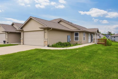 2403 Snapdragon Cir Sw, Cedar Rapids, IA, 52404-2171 | Card Image
