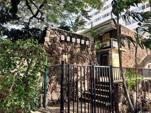 apt-104-1700 Makiki St, Honolulu, HI, 96822-4445 | Card Image