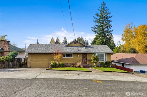 12011 67th Ave S, Seattle, WA, 98178-3610 | Card Image