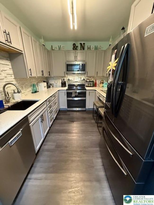 2413 Walbert Ave, House other with 3 bedrooms, 2 bathrooms and null parking in Allentown PA | Image 5