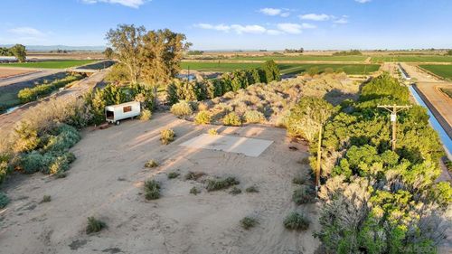 2465 Meloland Rd, El Centro, CA, 92243-9442 | Card Image