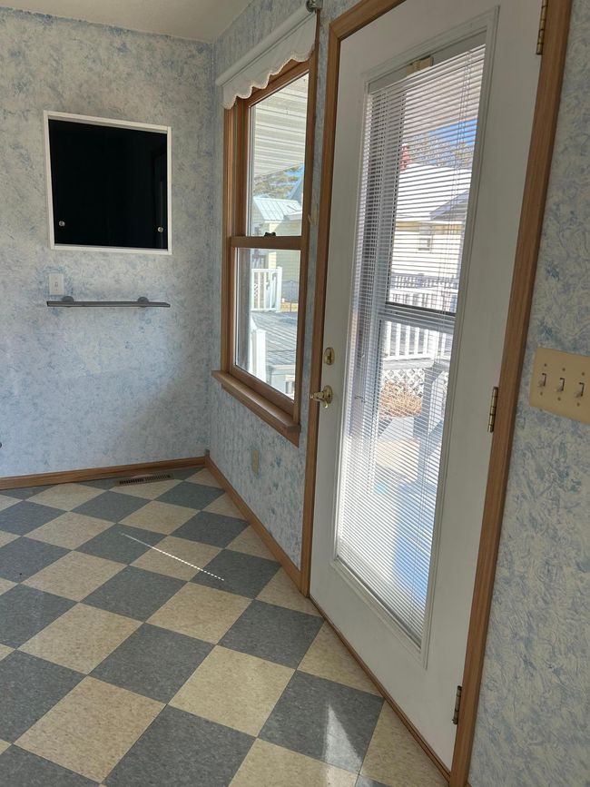 Bedroom w/separate entrance | Image 10