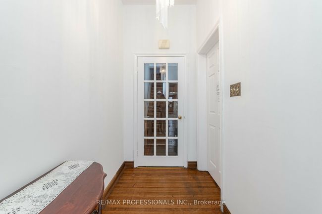 12 O'hara Ave, House attached with 3 bedrooms, 1 bathrooms and 1 parking in Toronto ON | Image 4