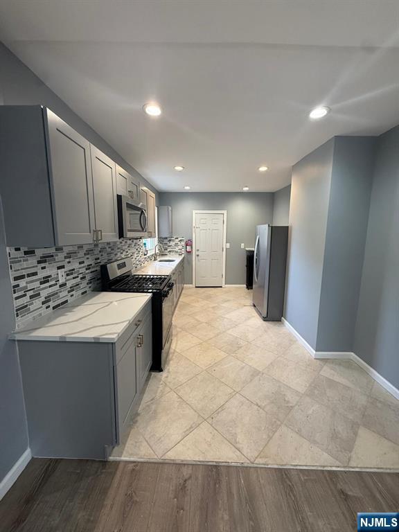 Residential Lease in Irvington 5
