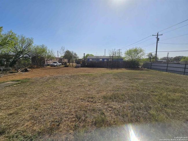 110 N Tejas Ave, House other with 3 bedrooms, 3 bathrooms and null parking in Encinal TX | Image 28