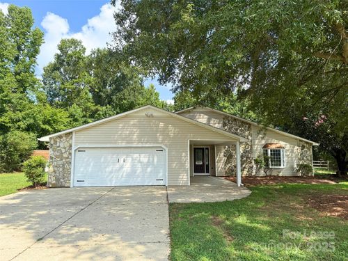 500 Kirby Ln, Weddington, NC, 28104-9309 | Card Image
