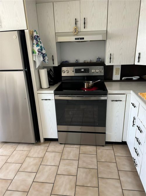 c-4054 Exeter E, Boca Raton, FL, 33434 | Card Image