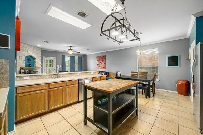 118 Floating Leaf Dr, House other with 7 bedrooms, 4 bathrooms and 4 parking in Hutto TX | Image 9