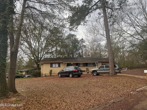 2905 Lakewood Dr, Jackson, MS, 39212-2633 | Card Image