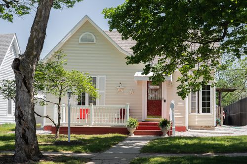 602 N Walnut St, Pierce City, MO, 65723-1035 | Card Image