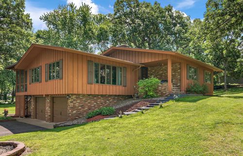 24360 33rd Ave, Saint Augusta, MN, 56301-8757 | Card Image