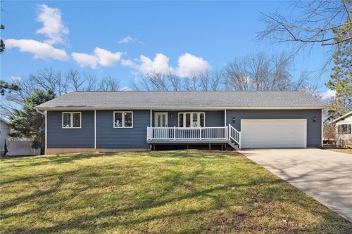2135 Lakeview Ridge Dr Ne, Solon, IA, 52333-8943 | Card Image
