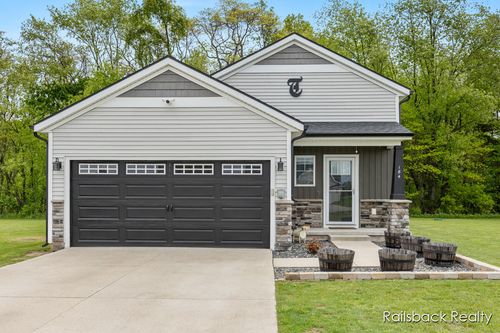 184 Dana Ln, Sand Lake, MI, 49343-9785 | Card Image