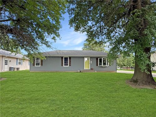 2005 Cypress St, Higginsville, MO, 64037-1415 | Card Image