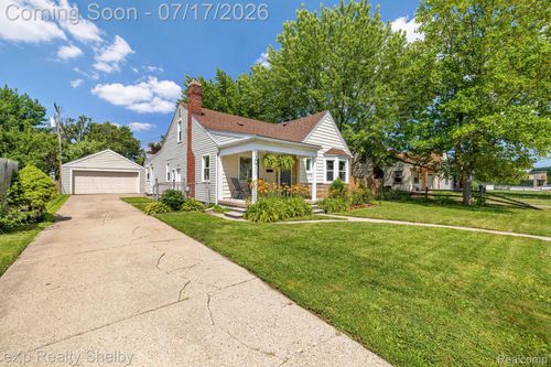 20711 Alger St, Saint Clair Shores, MI, 48080-3714 | Card Image
