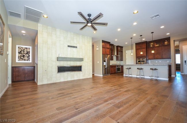 8162 Desert Madera St, House other with 3 bedrooms, 3 bathrooms and null parking in Las Vegas NV | Image 14