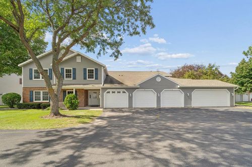 b-2553 Village Lane, OSHKOSH, WI, 54904 | Card Image