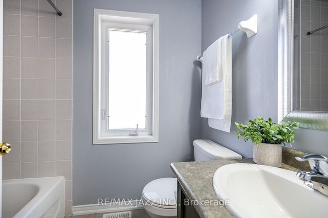 54 Barnham St, House attached with 3 bedrooms, 3 bathrooms and 1 parking in Ajax ON | Image 21