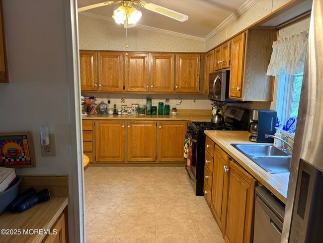 308 Kenwood Ct, Home with 3 bedrooms, 2 bathrooms and null parking in Whiting NJ | Image 6