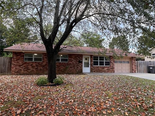 710 Hinshaw Dr, Springdale, AR, 72762-2924 | Card Image