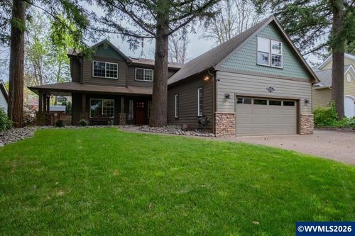 641 Nw Ashley St, Dallas, OR, 97338 | Card Image