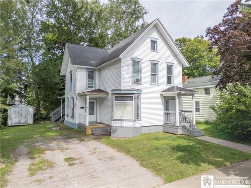 82 Eagle St, Fredonia, NY, 14063-1965 | Card Image