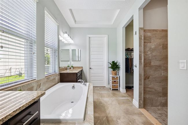 6007 Quartz Lake Way, House other with 4 bedrooms, 4 bathrooms and null parking in LITHIA FL | Image 17