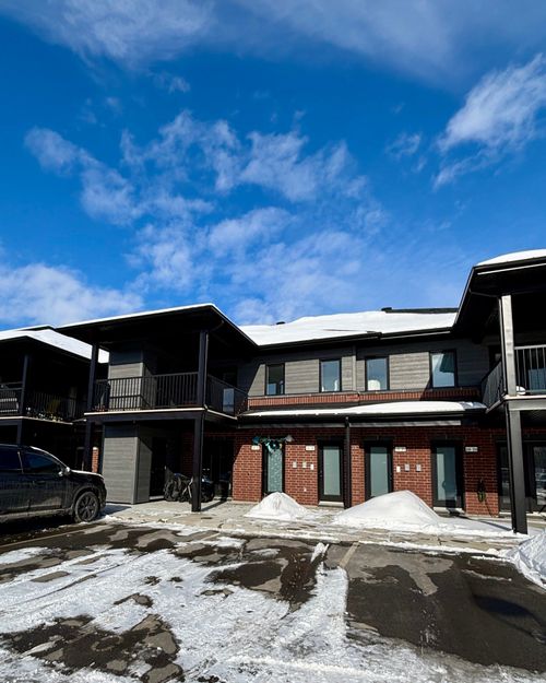 202-440 Rue Valois, Vaudreuil Dorion, QC, J7V2C8 | Card Image