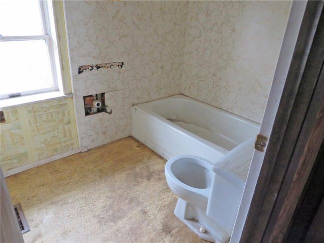 1302 Vance Ave, House other with 4 bedrooms, 2 bathrooms and 2 parking in Coraopolis PA | Image 19