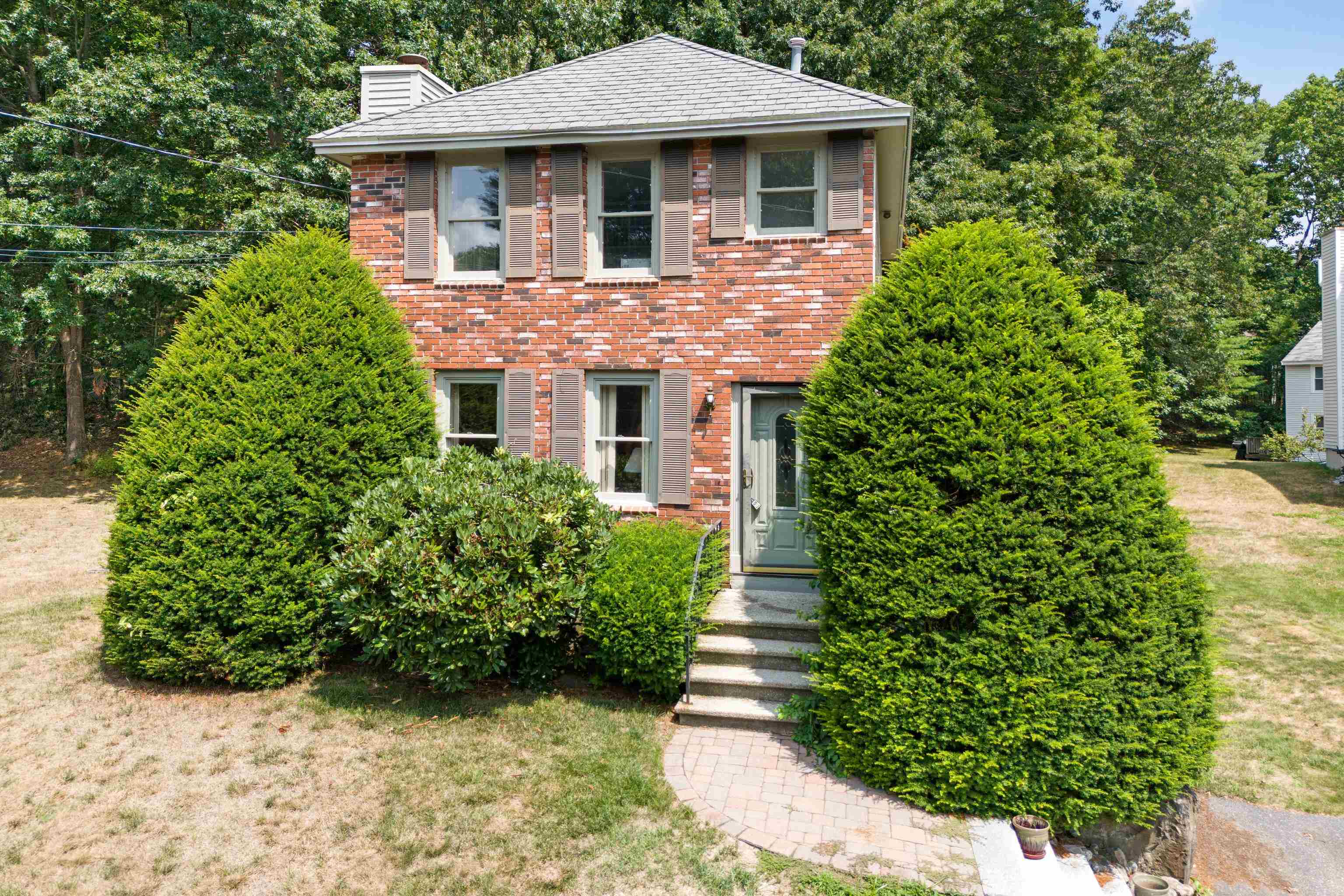 Burgundy Dr, Nashua, NH 03062