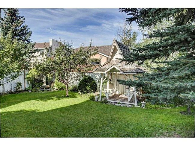 107 Coral Keys Green Ne, Home with 5 bedrooms, 3 bathrooms and 4 parking in Calgary AB | Image 6