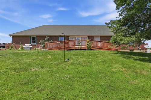 4457 Gillen Rd, Odessa, MO, 64076-6352 | Card Image