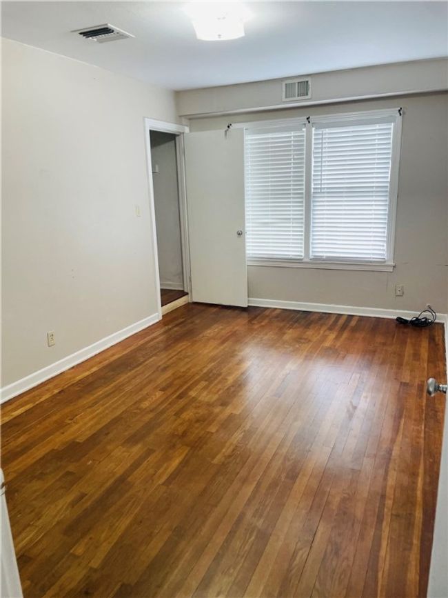 Upstairs bedroom | Image 16