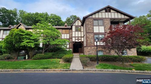 3112 Stowe Ln, Mahwah, NJ, 07430-3428 | Card Image