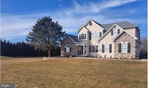 240 Amanda Dr, LITTLESTOWN, PA, 17340-9224 | Card Image