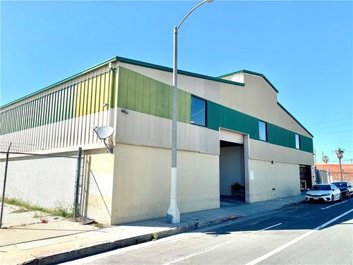 229 Broad Ave, Wilmington, CA, 90744-5811 | Card Image