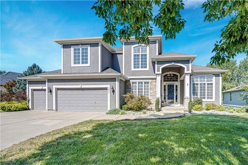 9924 Skyview Ln, Lenexa, KS, 66220-8700 | Card Image