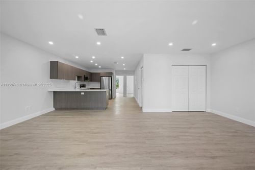 202-349 Nw 40th St, Oakland Park, FL, 33309-5129 | Card Image