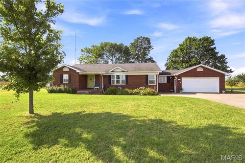 1471 W Highway 62, Charleston, MO, 63834-8143 | Card Image