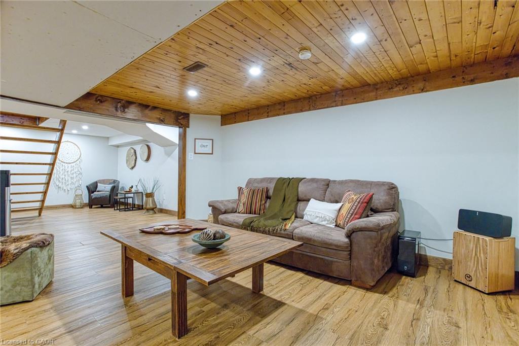 Residential in Fonthill 4
