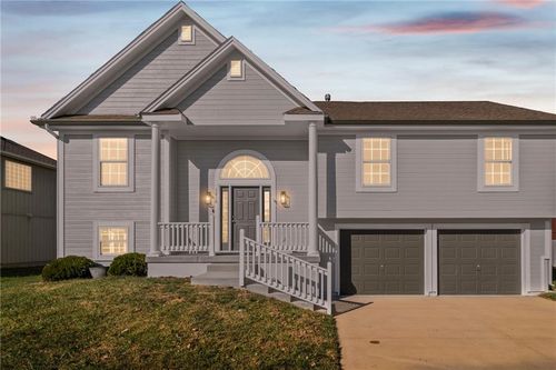 1210 Nw Walnut Ct, Grain Valley, MO, 64029-7223 | Card Image